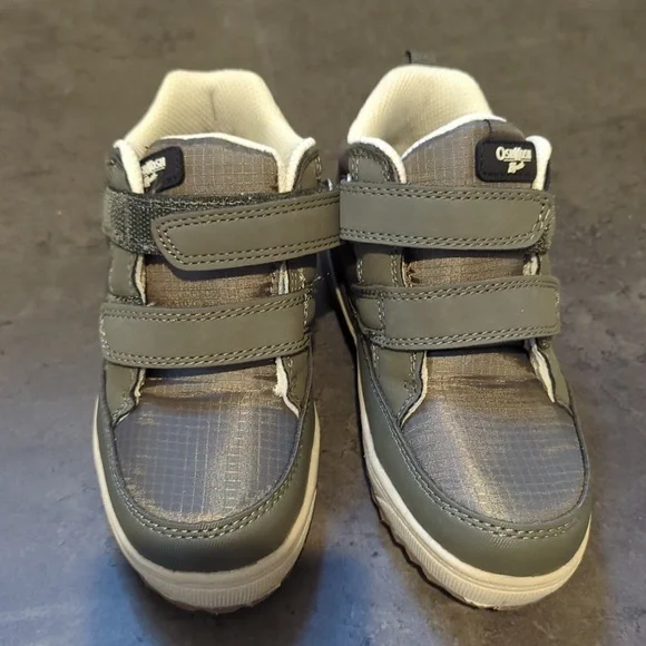 Boys Oshkosh boots - Picture 2 of 3